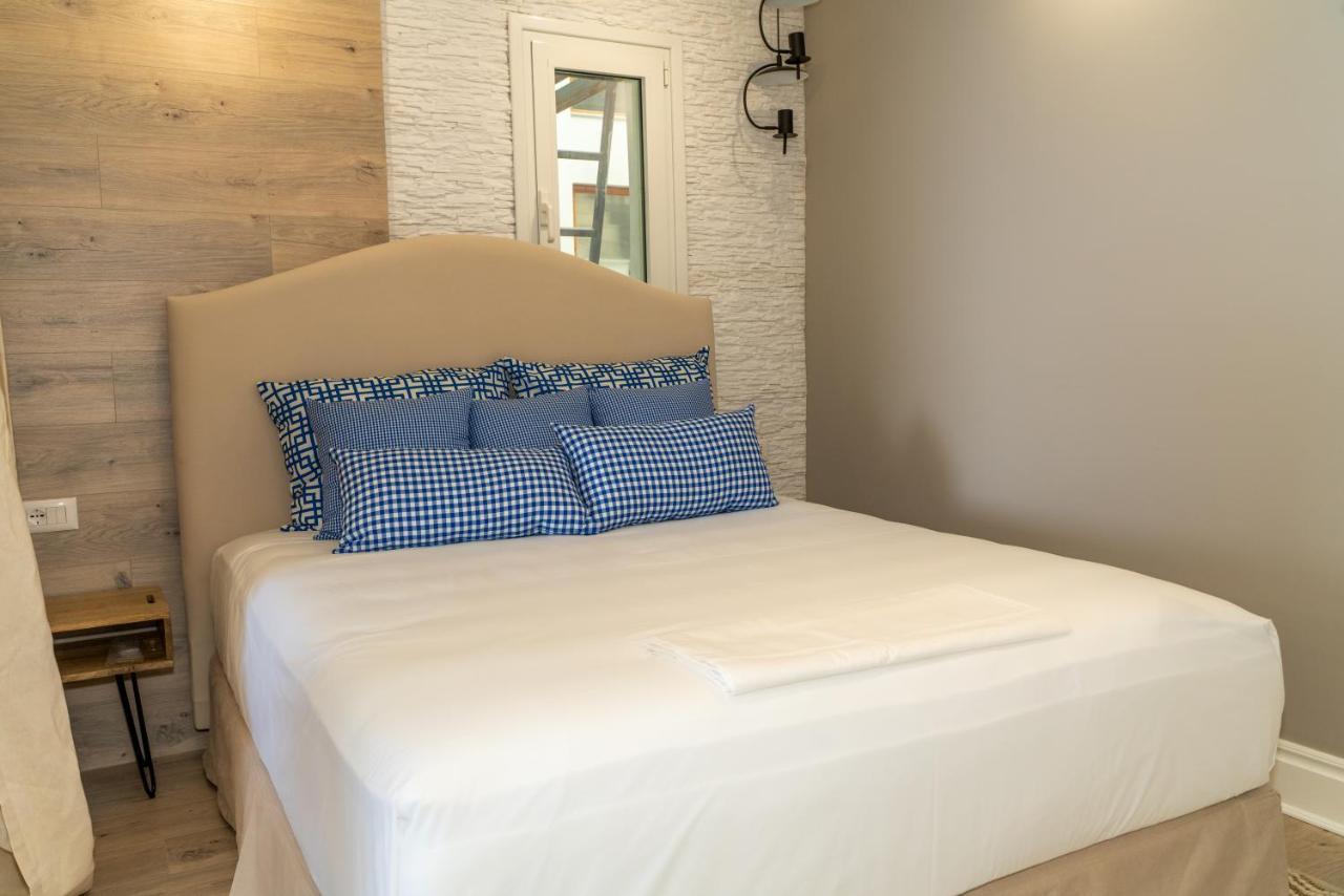 Limani Luxury Apartments Beachfront Sarandë エクステリア 写真