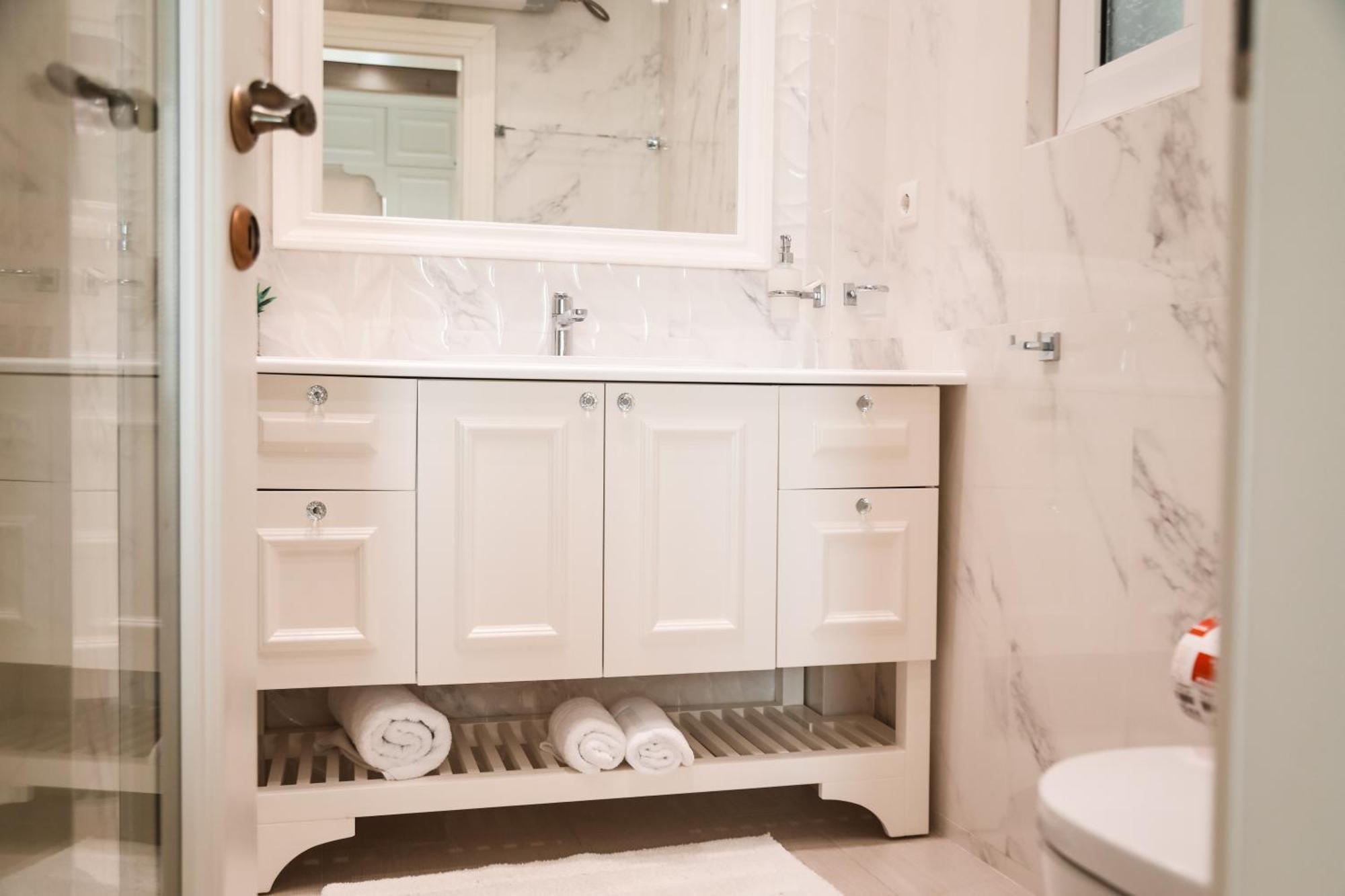 Limani Luxury Apartments Beachfront Sarandë エクステリア 写真